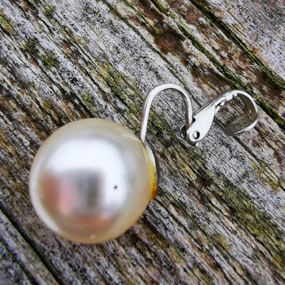 Large Faux Pearl Clip On Earrings - Picture 4 of 7